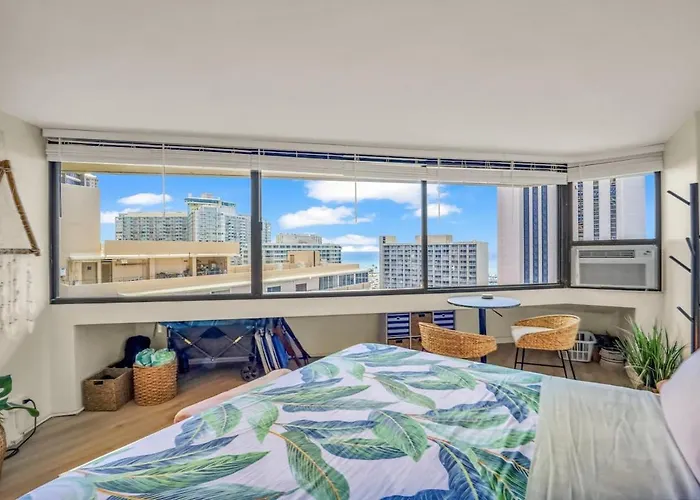 Oceanview Freshly Renovated Free Parking Wifi