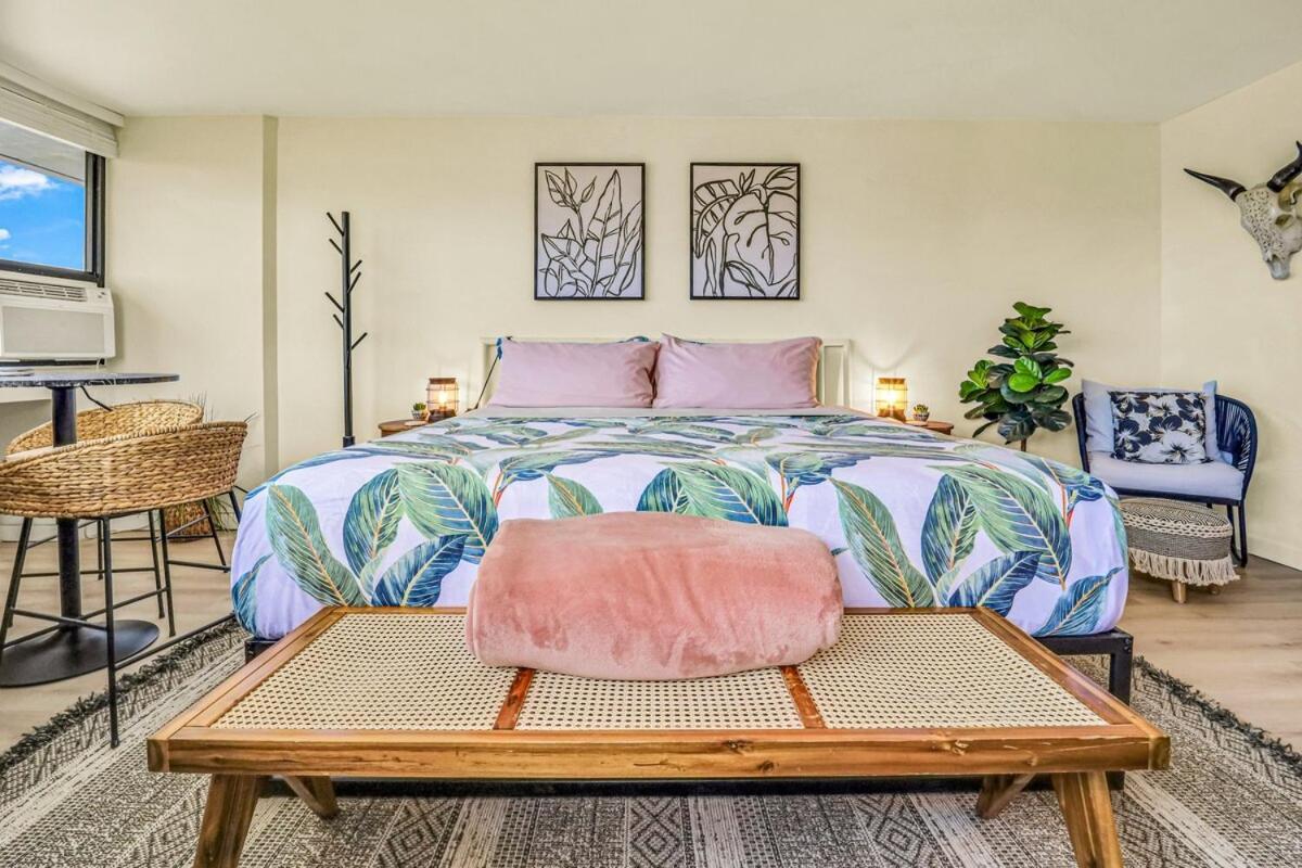Oceanview Freshly Renovated Free Parking Wifi Apartment *
