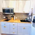 Oceanview Freshly Renovated Free Parking Wifi